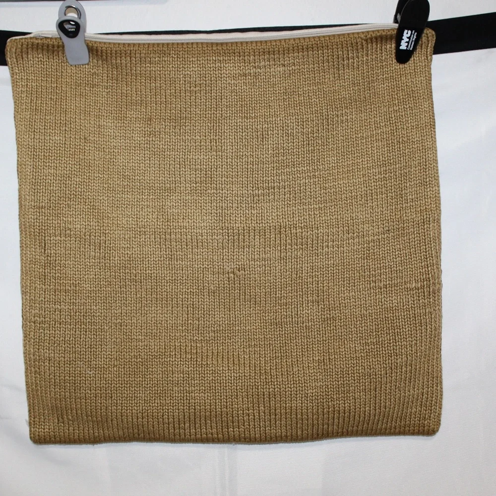 West Elm Texture Pillow Cover. Knit Design. Sz. 20